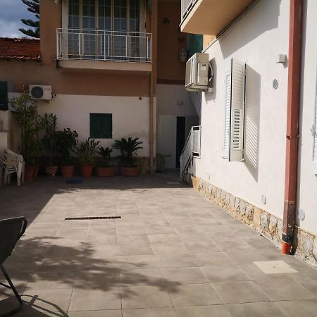 Casa Viola Elegante E Sul Mare Di Mondello Apartman Palermo Kültér fotó