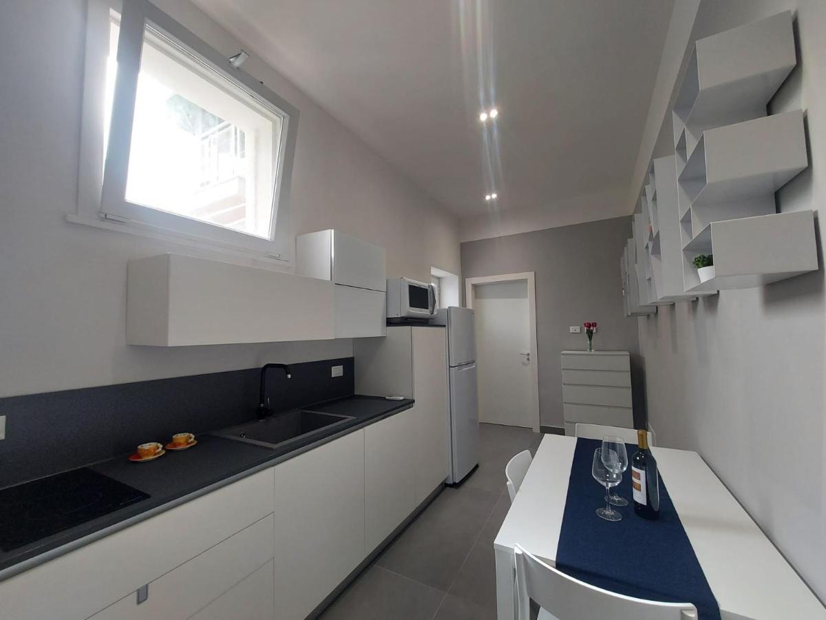 Casa Viola Elegante E Sul Mare Di Mondello Apartman Palermo Kültér fotó