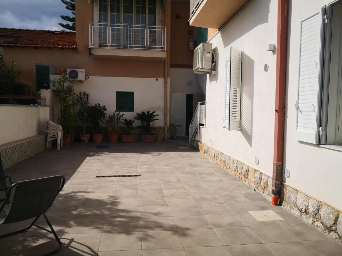 Casa Viola Elegante E Sul Mare Di Mondello Apartman Palermo Kültér fotó