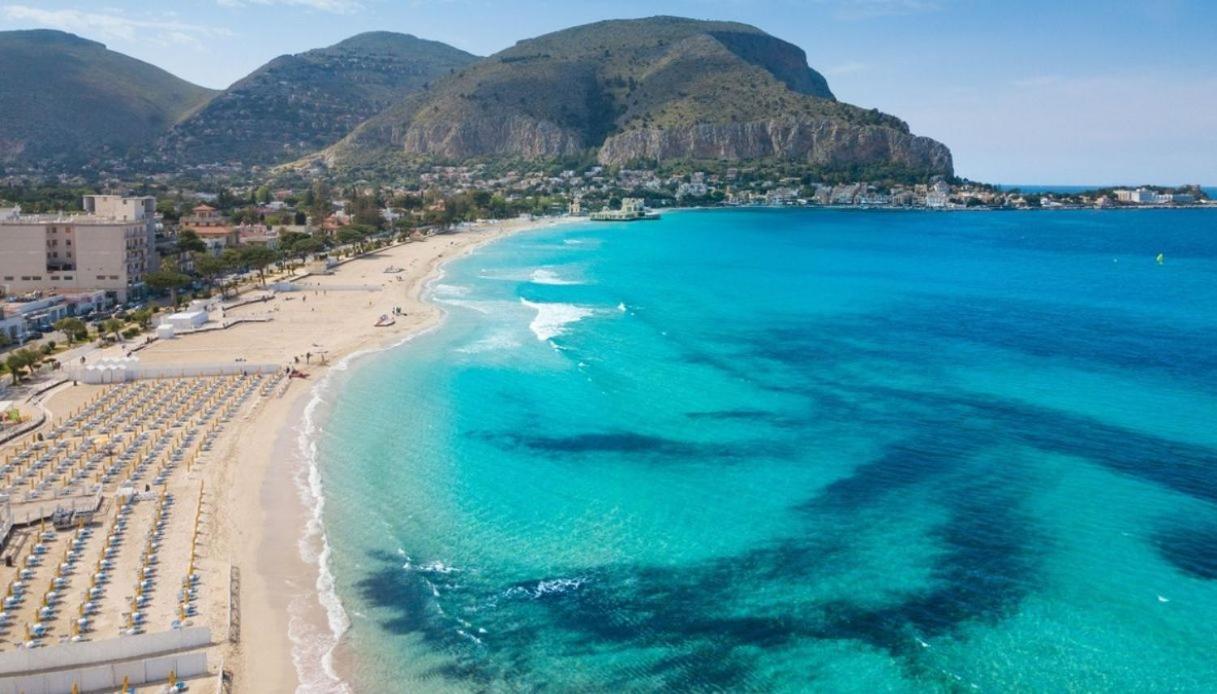 Casa Viola Elegante E Sul Mare Di Mondello Apartman Palermo Kültér fotó